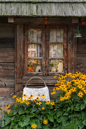 Obraz na płótnie Window of a country cottage w salonie