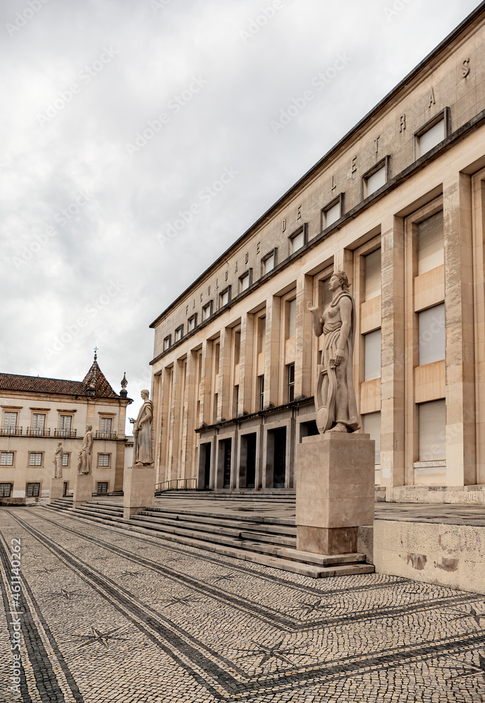 Faculdade de Letras da Universidade de Coimbra.
