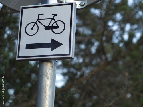 drogowskaz szlaku rowerowego
