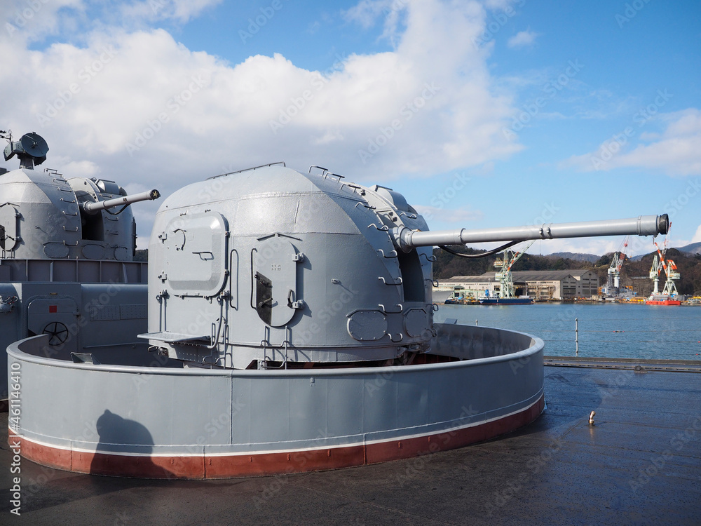 ロシア海軍ウダロイ級駆逐艦の艦砲 StockFoto Adobe Stock