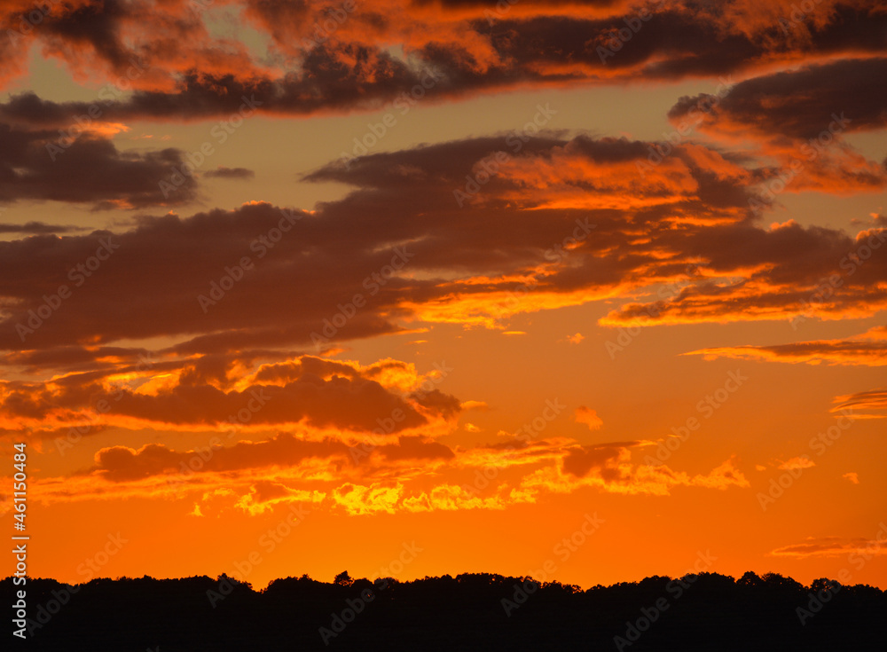 Fototapeta premium Beautiful colors of the Sunset, at Fenton National Recreational Area in Fenton, Kentucky 