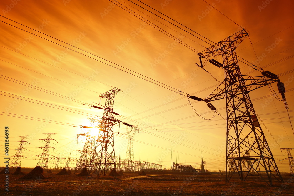Fototapeta premium Wire electrical energy at sunset