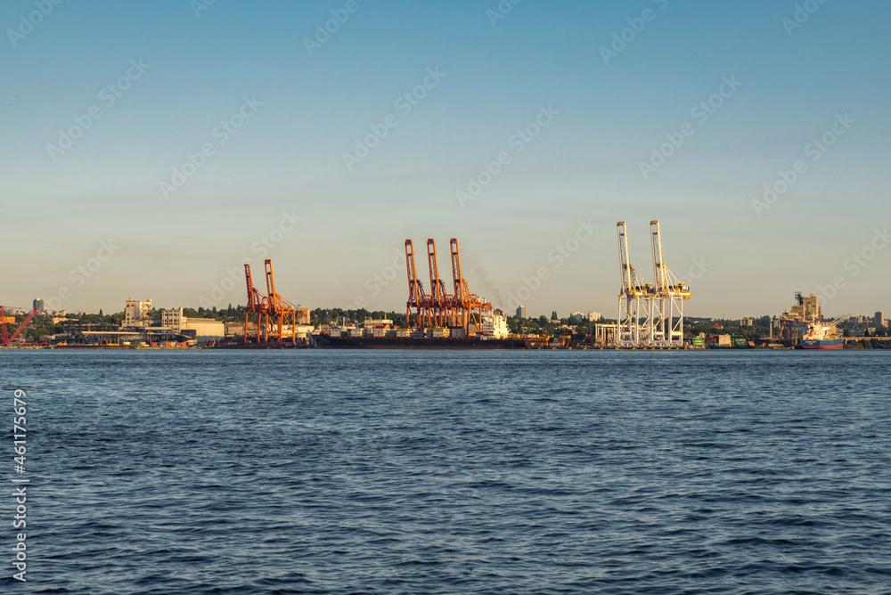 Port cranes Port cranes