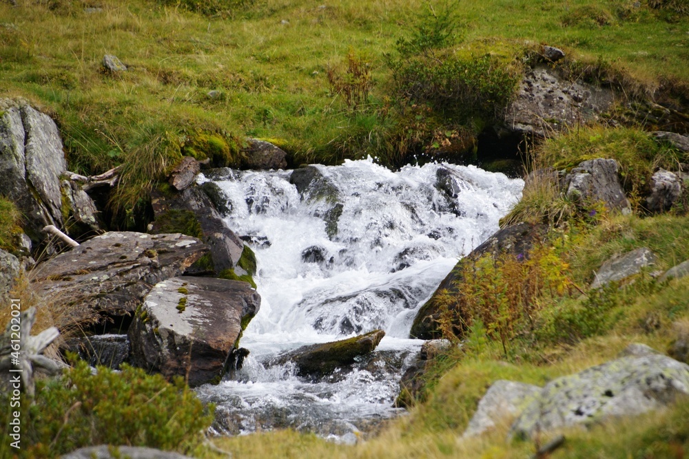 Gebirgsbach im Penaudtal Gebirgsbach im Penaudtal