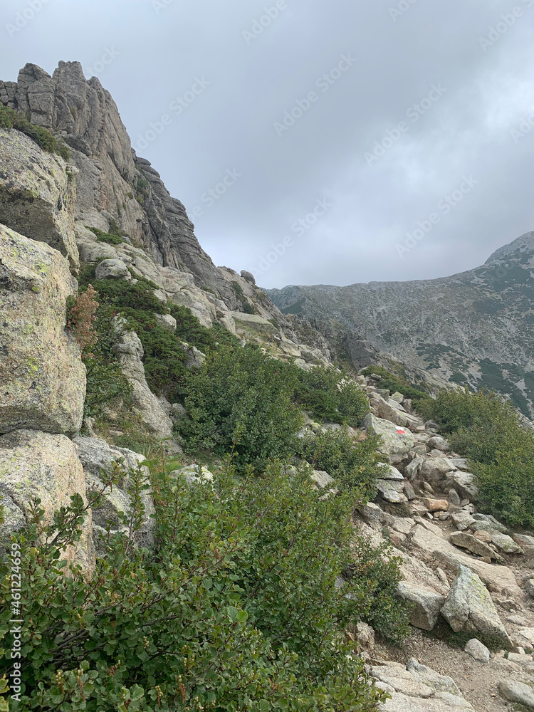Obraz premium Montagnes corses descente vers Vizzavona GR20