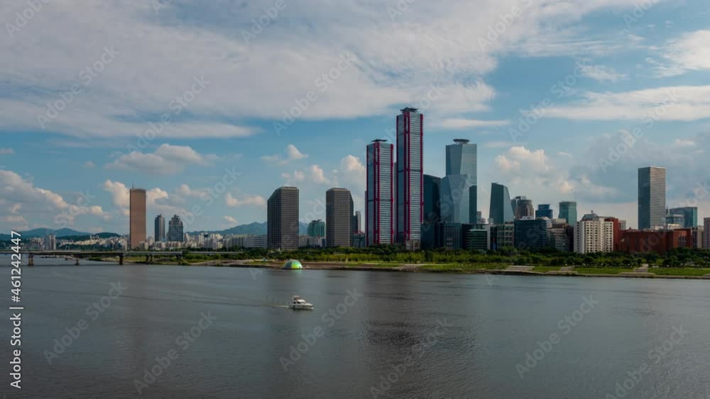 Seoul city with modern design buildings. Along the Han River, South Korea.(zoom in) Seoul city with modern design buildings. Along the Han River, South Korea.(zoom in)