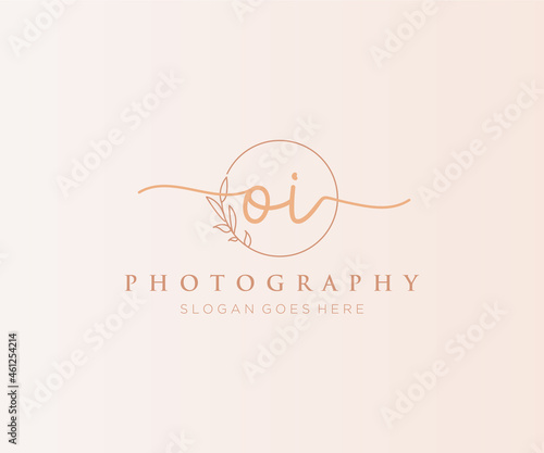 Initial OI feminine logo. Usable for Nature, Salon, Spa, Cosmetic and Beauty Logos. Flat Vector Logo Design Template Element.