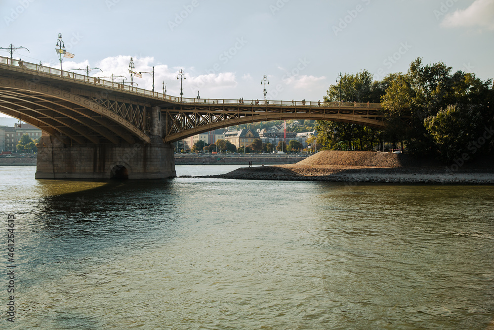 Margaretenbrücke in Budapest, Ungarn, ab der Donau zur Margareteninsel