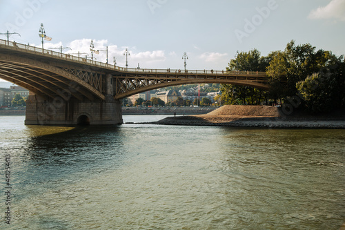 Wallpaper Mural Margaretenbrücke in Budapest, Ungarn, ab der Donau zur Margareteninsel Torontodigital.ca
