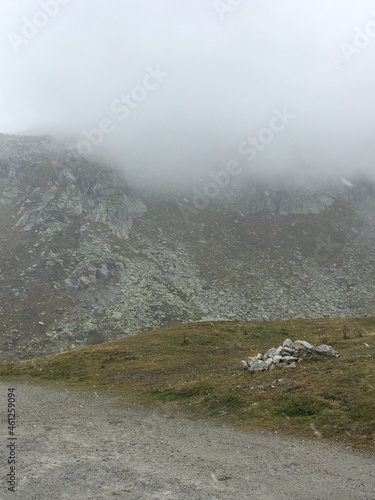 Wallpaper Mural fog in the mountains Torontodigital.ca