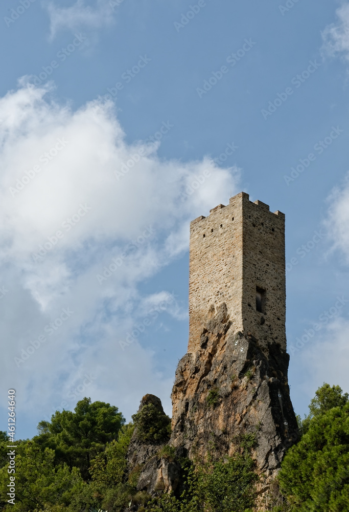 tour médiévale de roquebrun 