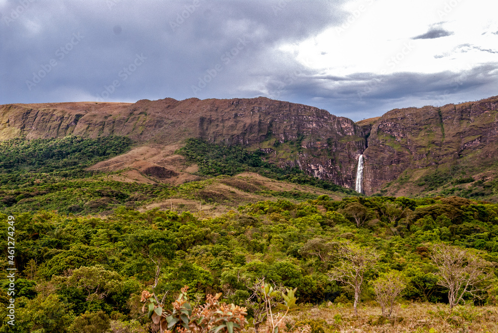 Huge waterfall (Casca d'Anta), the largest fall of the São Francisco River, located in the Serra da Canastra massif, with its long cliff, São Roque de Minas, Minas Gerais, Brazil