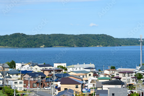 北海道　東部　厚岸の海と橋と町 © rujin