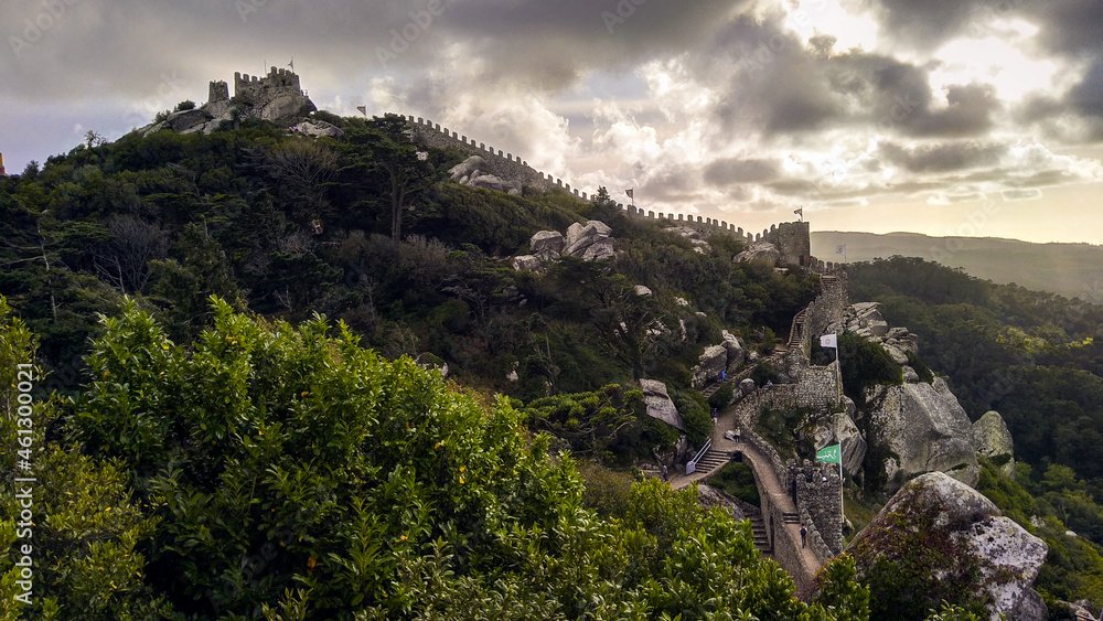 Naklejka premium Atardecer en el Castelo dos Mouros
