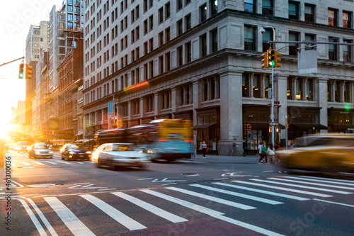 Photography Busy intersection on 5th Avenue and 23rd Street in New York City with rush hour