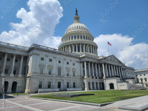 The United States Capitol Building in Washington DC, USA © 3000ad