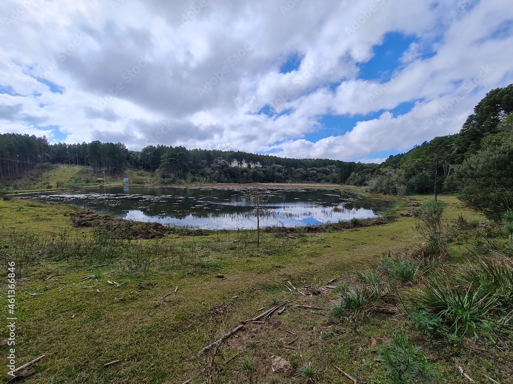 Obraz premium lago, lagoa, açude, na fazenda
