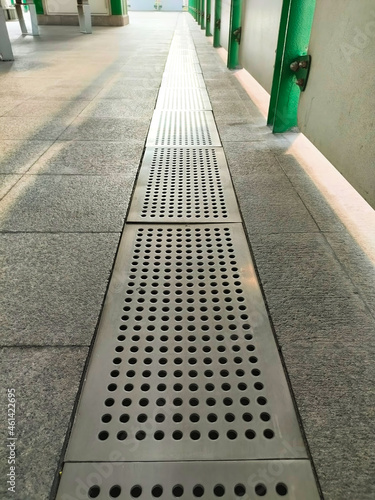 Stainless steel round hole rail drain water.