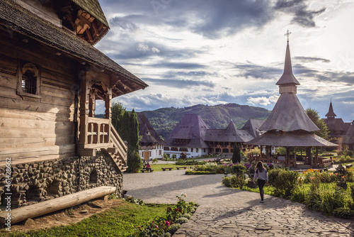 Foto View on Barsana Monastery in Maramures region, Romania
