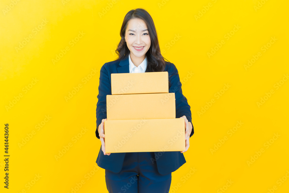Portrait beautiful young asian woman with box ready for shipping Portrait beautiful young asian woman with box ready for shipping