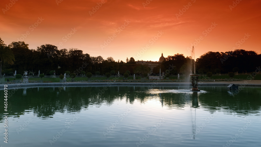 Obraz premium Luxembourg garden in Paris city