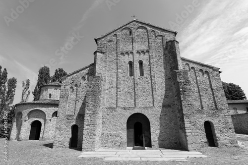 Tableau sur toile Medieval church of San Giovanni at Vigolo Marchese and baptistery