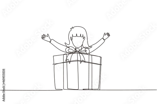 Continuous one line drawing happy little girl holding big ribbon bow wrapped gift box in front of her in arms. Beautiful girl accept birthday gift. Single line draw design vector graphic illustration