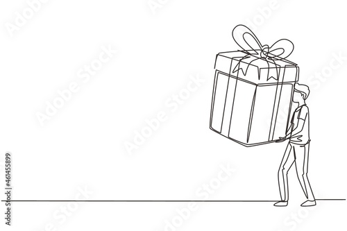 Single one line drawing happy man carrying a big present box. The creative idea of earning a reward, gift, or prize. Concept of celebration. Continuous line draw design graphic vector illustration