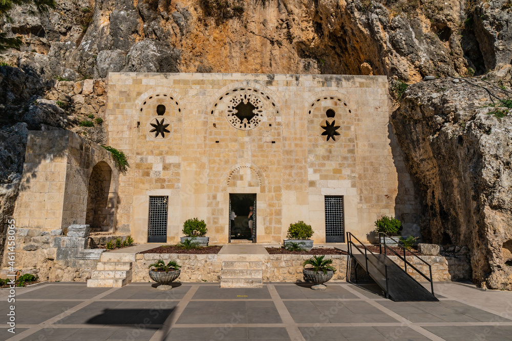 Hayat Saint Pierre Church