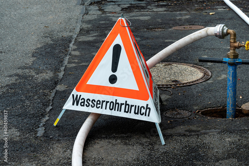 Warndreieck Wasserrohrbruch