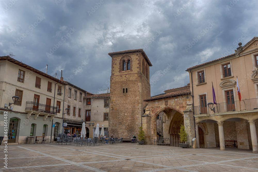 calle del bonito municipio de Oña en la provincia de Burgos, España	