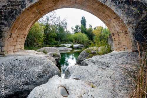 Puente viejo de Cabacés (puente de Cavaloca) en el Priorat , Tarragona , España. Puente medieval construido con sillares y asentado totalmente en la roca s XIV
 photo