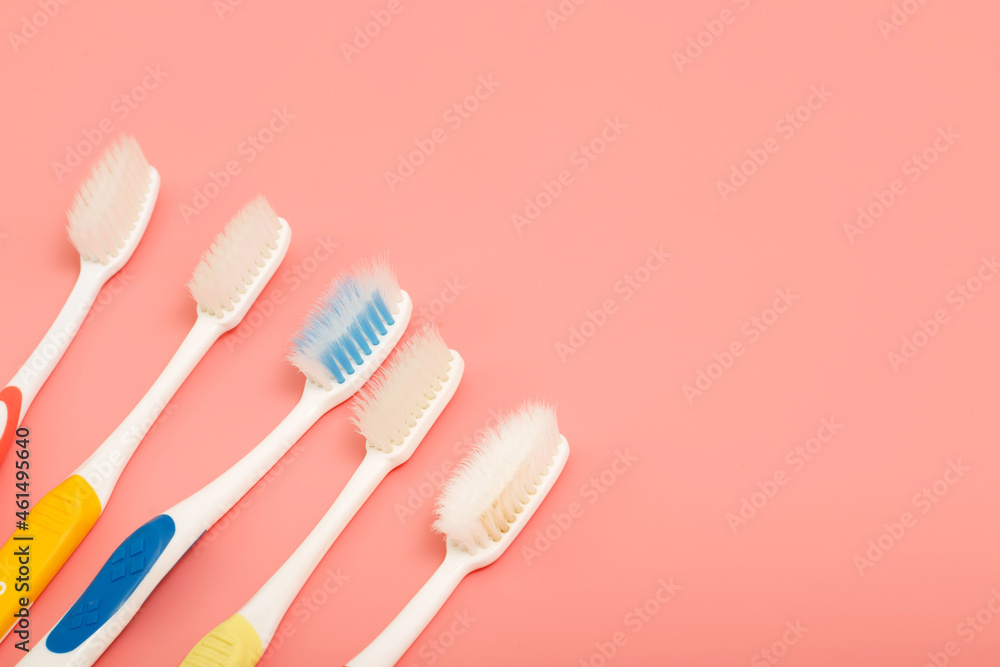 Techniques for storing toothbrushes and cleaning brushes after use to reduce the accumulation of germs and bacteria Techniques for storing toothbrushes and cleaning brushes after use to reduce the accumulation of germs and bacteria