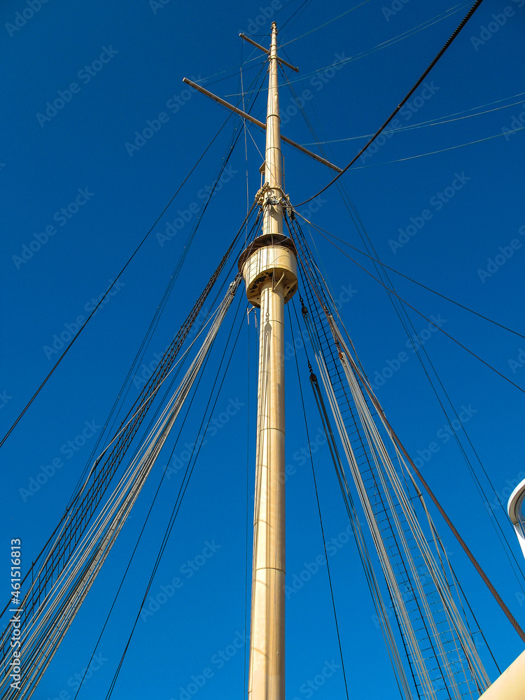 The lookout on the mast of Queen Mary boat in Los Angeles California on September 2007 The lookout on the mast of Queen Mary boat in Los Angeles California on September 2007