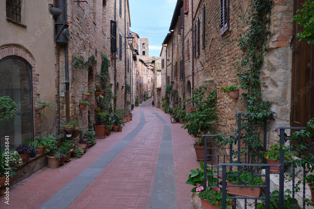 alley in the medieval Tuscan town of casole d'elsa