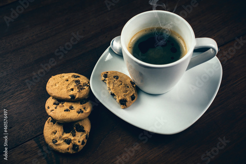 lonche con café y galletas photo