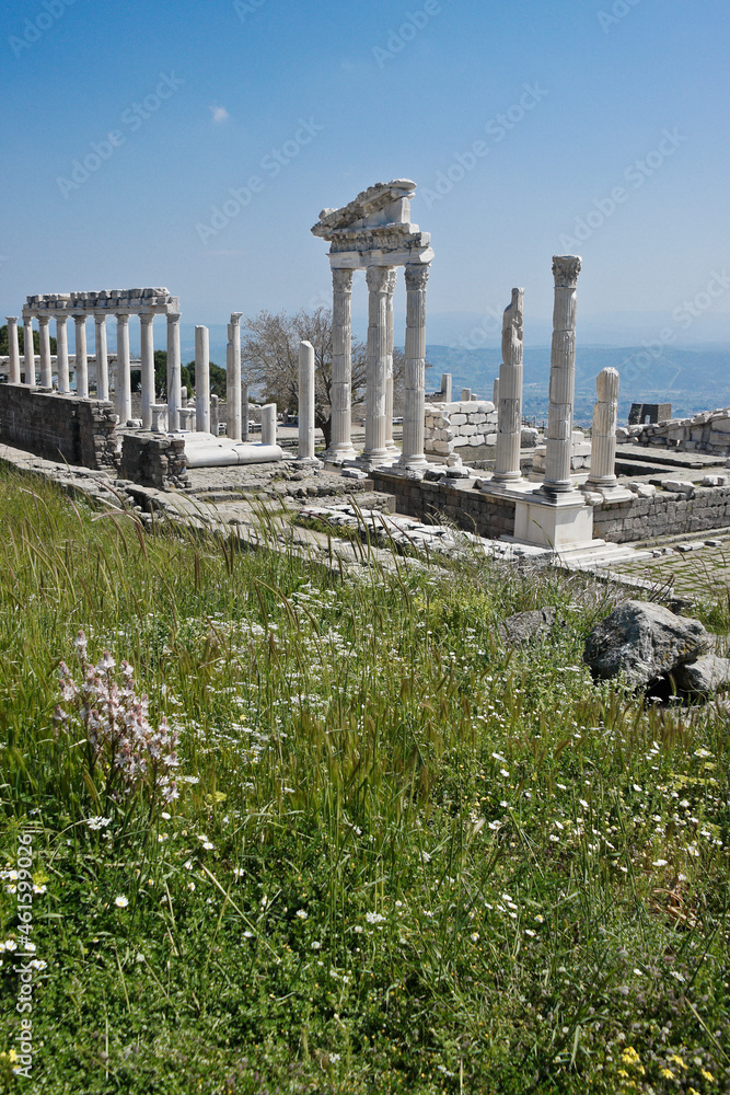Fototapeta premium Ruins of Temple of Trajan at Pergamum, Bergama, Turkey