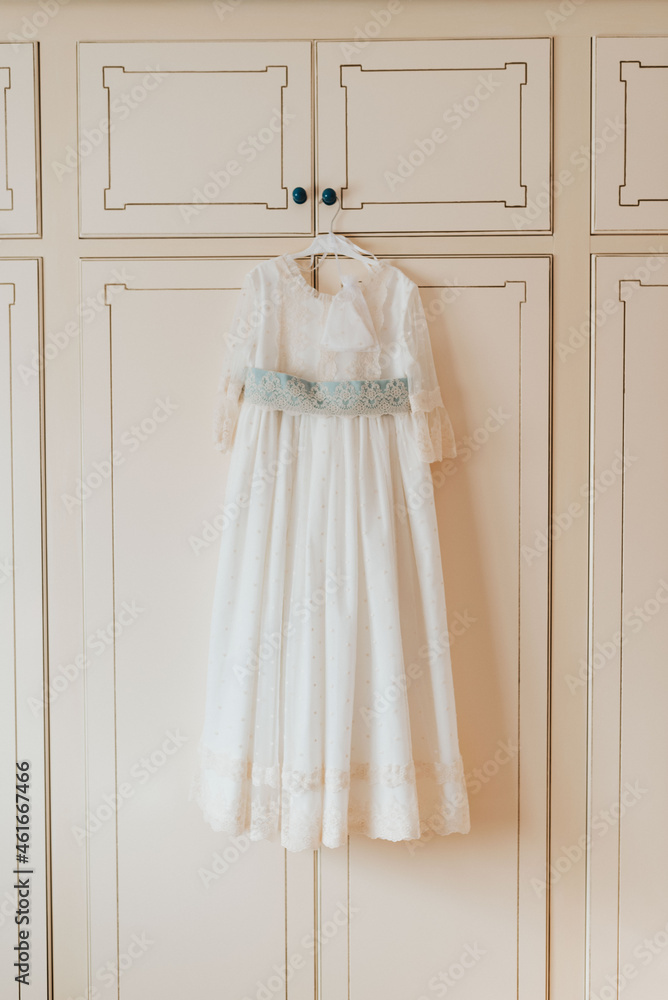 Vestido de niña de comunión. Traje de primera comunión. Vestido de niña de comunión. Traje de primera comunión.