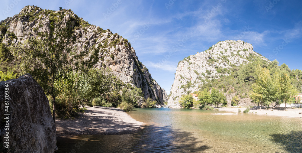 Panorama des gorges du Gouleyrous à Tautavel dans les Pyrénées Orientales (France)