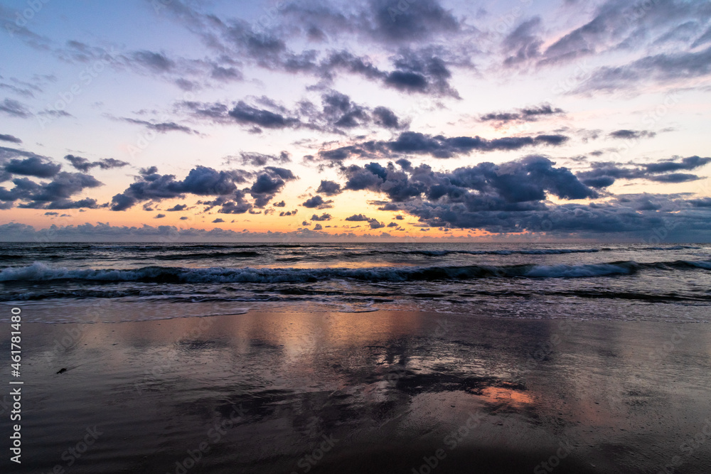 Fototapeta premium sunrise on the beach