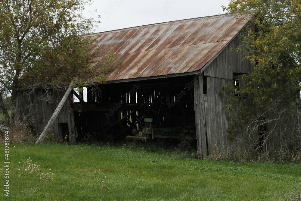old abandoned barn old abandoned barn
