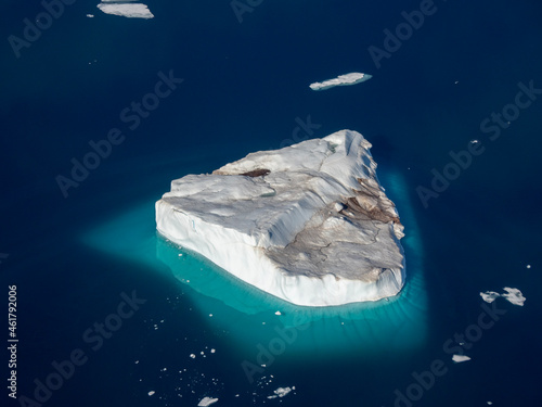 photos of mountains, sea ice, glaciers and oceans from the Canadian arctic
