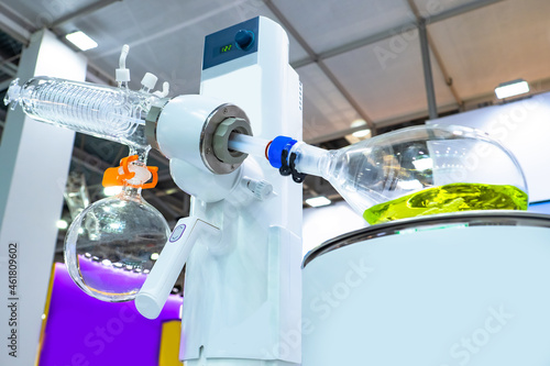 Rotary evaporator for medic...