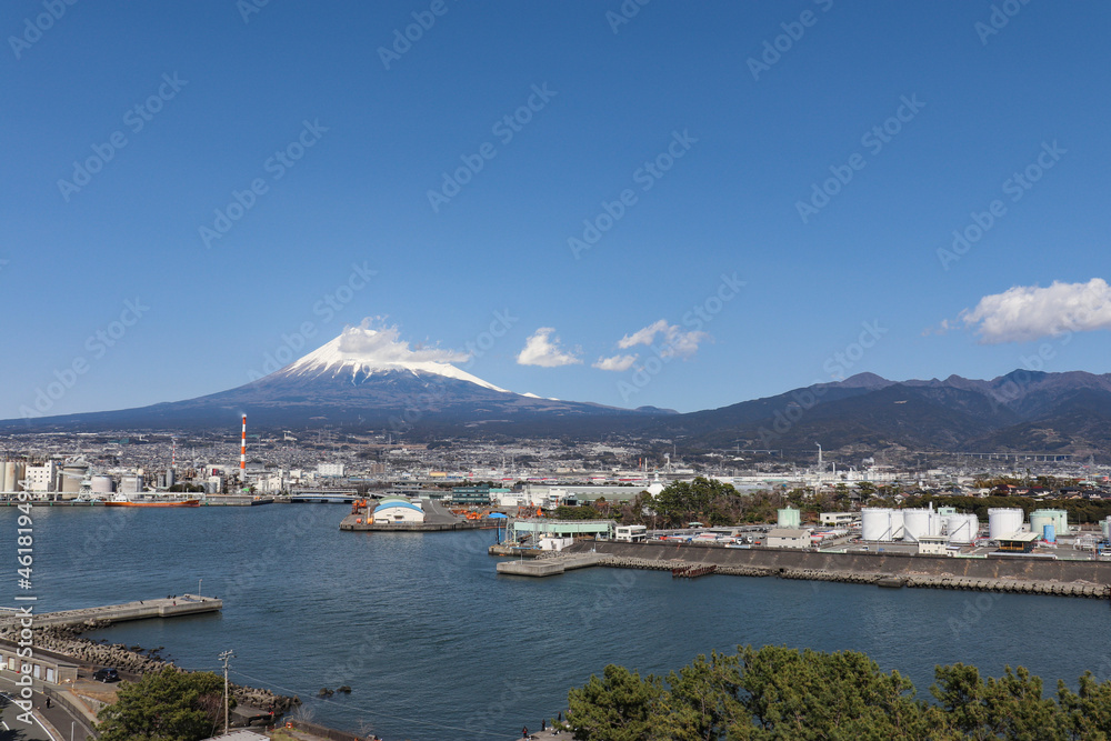 田子の浦と富士山（静岡県富士市）