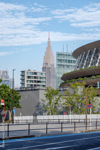 スタジアム通りから望む風景　特徴的な建物が重なり合って見える　Kasumigaokacho Shinjuku city tokyo, Japan 2021-10-08 photo