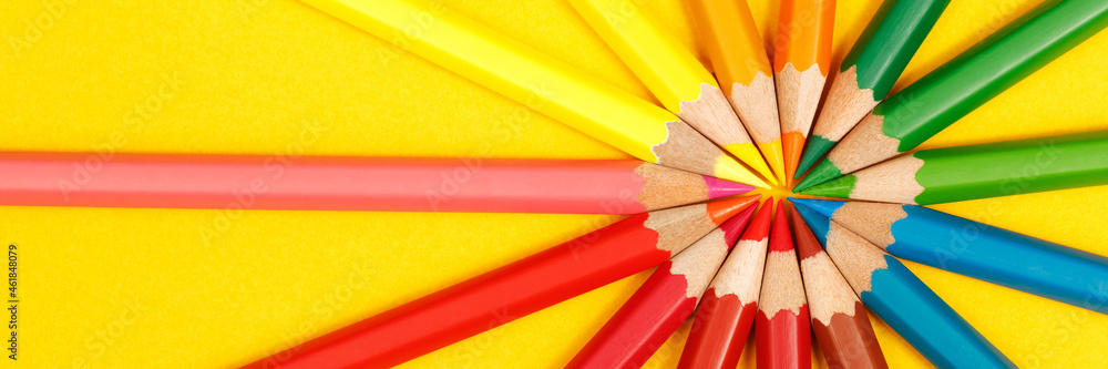 Education, students use colored pencils to draw pictures at the library. Education, students use colored pencils to draw pictures at the library.