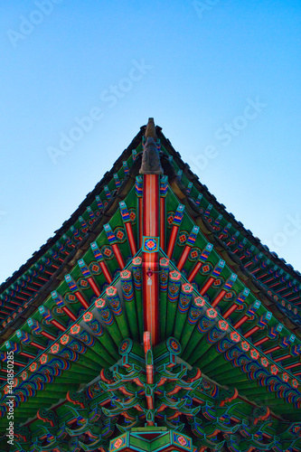 창경궁에서 찍은 단청 사진입니다.