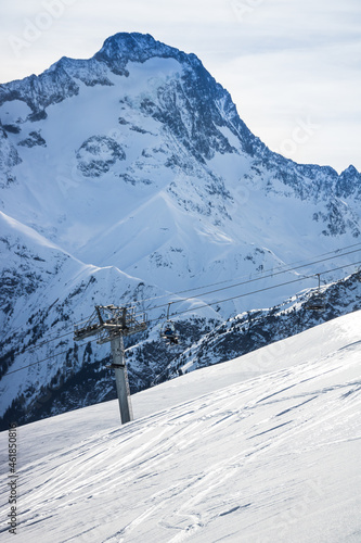 station de ski en Oisans: les deux-alpes dans le massif des écrins en Isère © jef 77