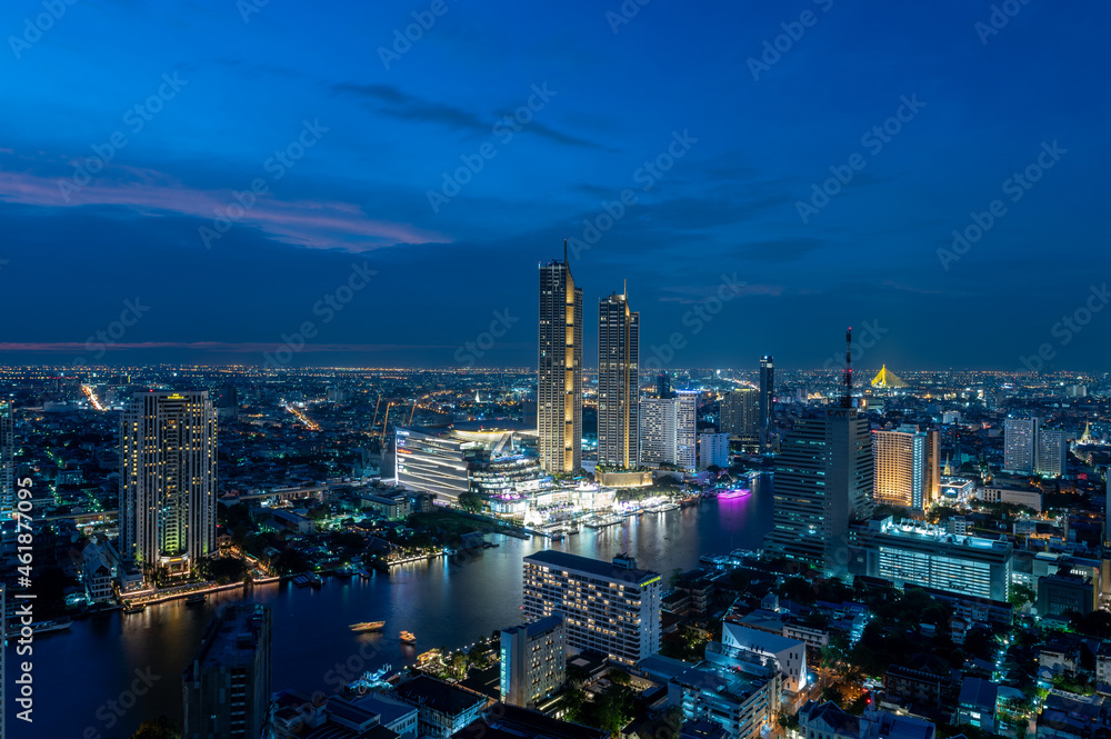 Fototapeta premium Bangkok city skyline at night