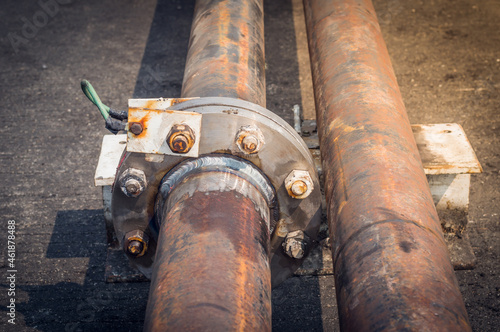Weld pipe joints made by manual arc welding,Closed up connecting pipe by weld to flange and  bolt-nut